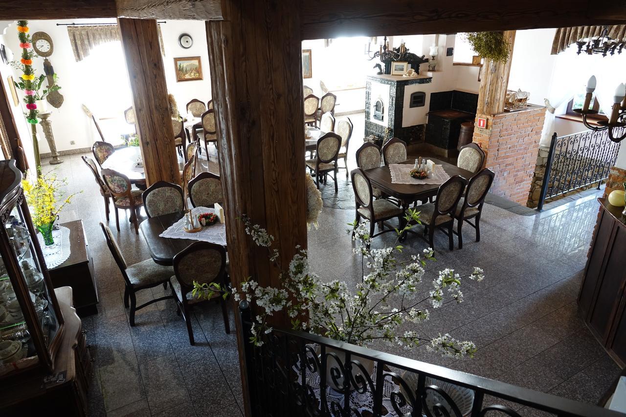 Gosciniec Dworski W Ropie - Pokoje Goscinne Ropa Exterior foto