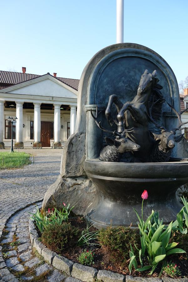 Gosciniec Dworski W Ropie - Pokoje Goscinne Ropa Exterior foto