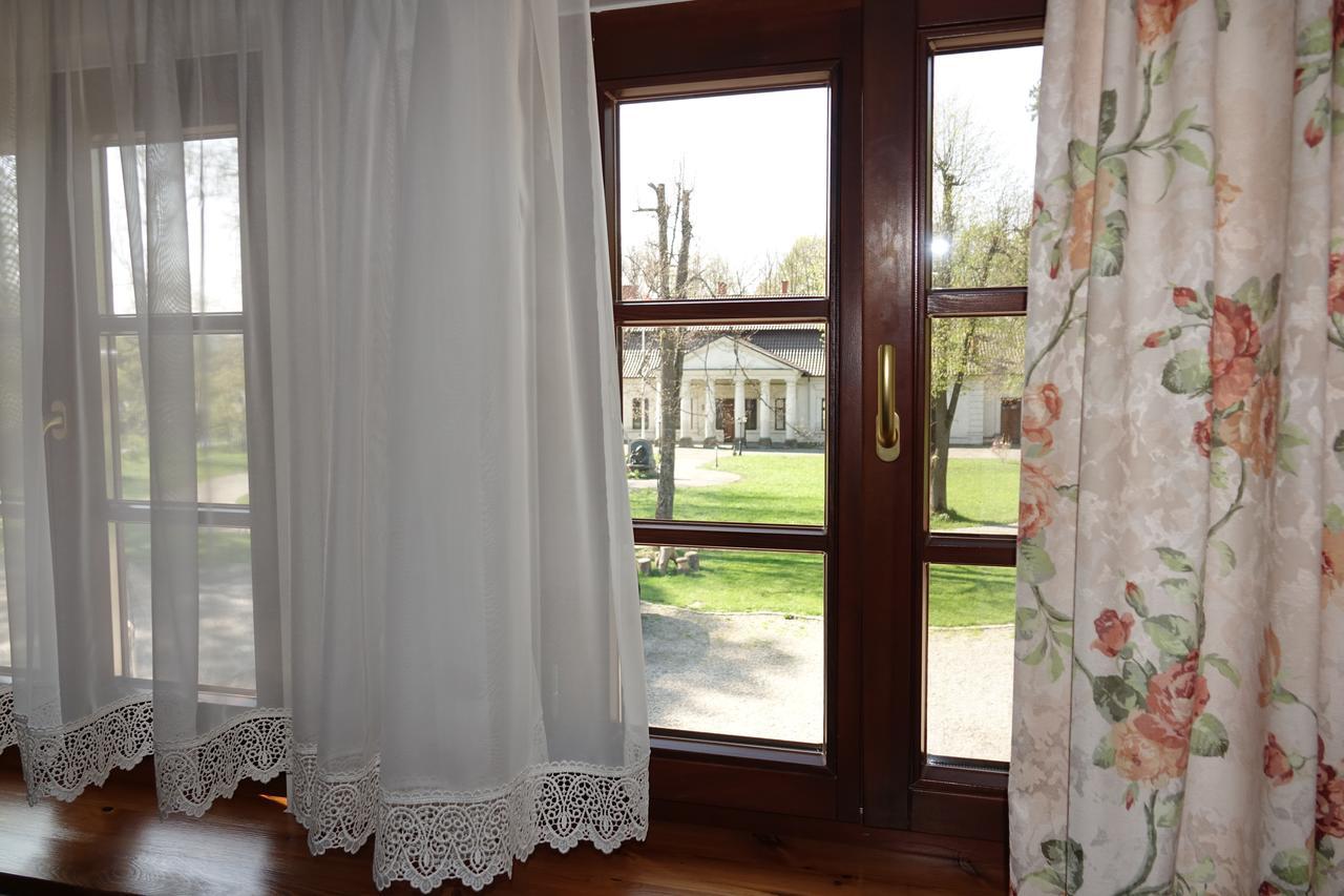 Gosciniec Dworski W Ropie - Pokoje Goscinne Ropa Exterior foto